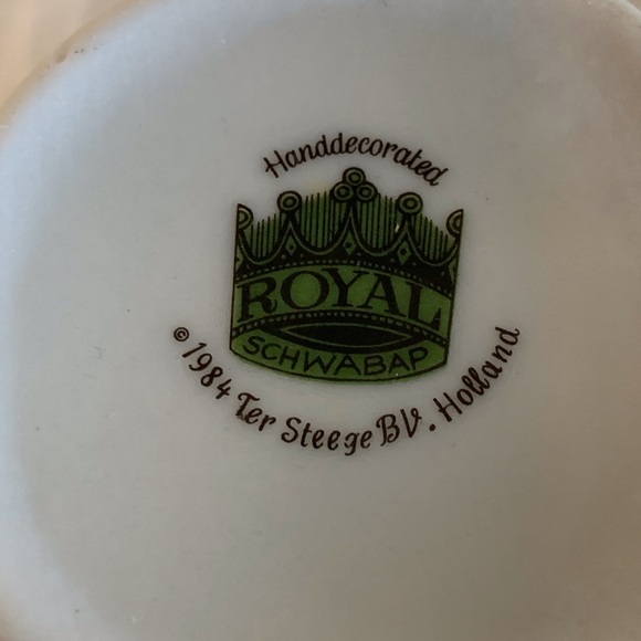 Vintage 1984 Royal Schwabap Handdecorated Ceramic Mini Mug - Picture 2 of 6